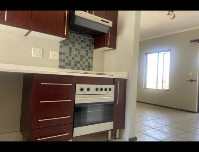 2 BEDROOM TOWNHOUSE FOR SALE IN GLENVISTA